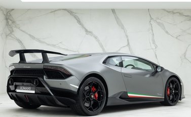 Lamborghini Huracan LP 640-4 PERFORMANTE 3