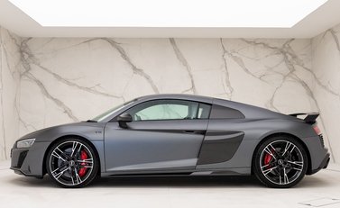 Audi R8 V10 Performance Carbon Black 2