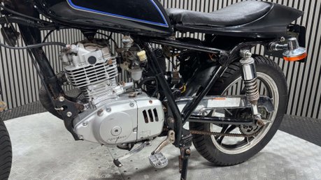 Suzuki GN 2002 31K CUSTOM CAFE RACER PROJECT BUILD 125CC 18