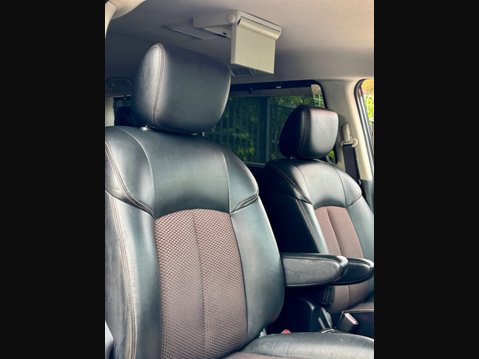 Nissan Elgrand Highway Star 7