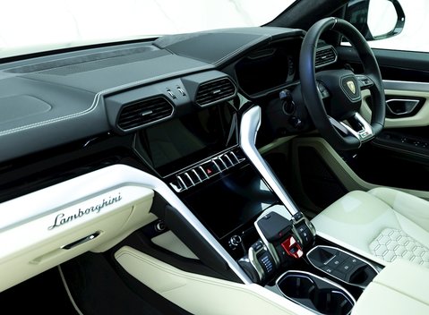 Lamborghini Urus 15