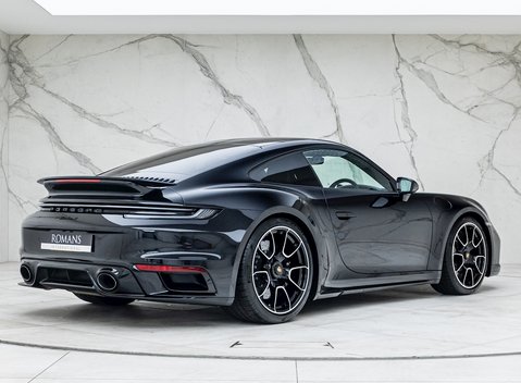 Porsche 911 Turbo S (992) 7