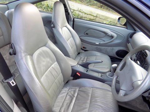 Porsche 911 CARRERA 4 11