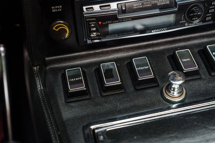 Aston Martin V8 Volante EFi 26