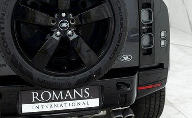 Land Rover Defender 110 V8 23