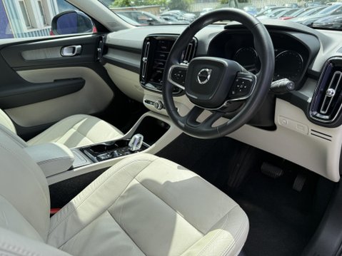 Volvo XC40 1.5 T3 Inscription SUV 5dr Petrol Auto Euro 6 (s/s) (163 ps) 3