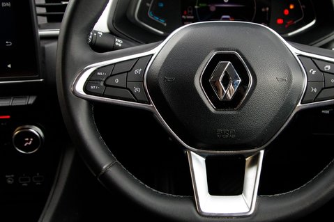 Renault Captur TECHNO E-TECH 18
