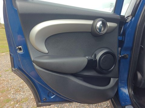 Mini Hatch 1.5 Cooper Auto Euro 6 (s/s) 5dr 68
