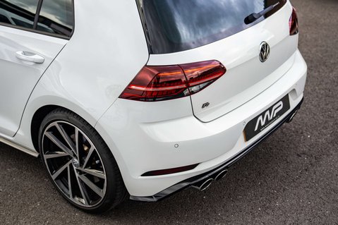 Volkswagen Golf 2.0 Golf R TSi Semi-Auto 4WD 5dr 46