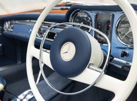 Mercedes-Benz 280 SL W113 Pagoda 30