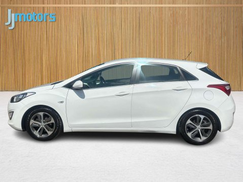 Hyundai i30 1.4 Blue Drive SE Hatchback 5dr Petrol Manual Euro 6 (s/s) (100 ps) 23
