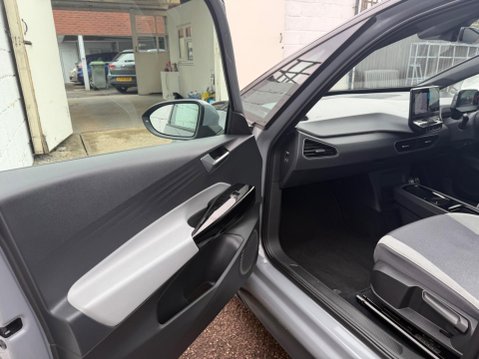 Volkswagen ID.3 Pro Performance 58kWh Family Auto 5dr 56