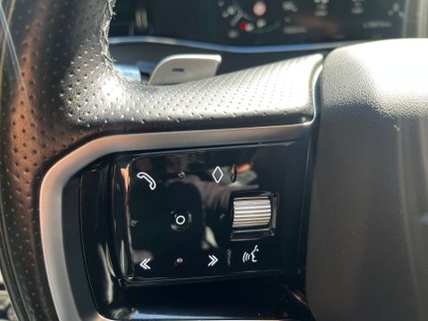 Land Rover Range Rover Evoque 2.0 Range Rover Evoque R-Dynamic SE D MHEV Auto 4WD 5dr 41