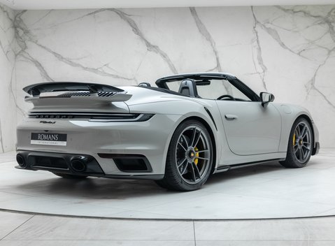 Porsche 911 Turbo S Cabriolet (992) 8