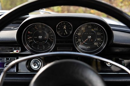 Mercedes-Benz S 280 SE 3.5 Saloon 23