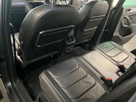 Volkswagen Tiguan 2.0 Tiguan R-Line TSi BlueMotion Technology 4Motion DSG 4WD 5dr 37