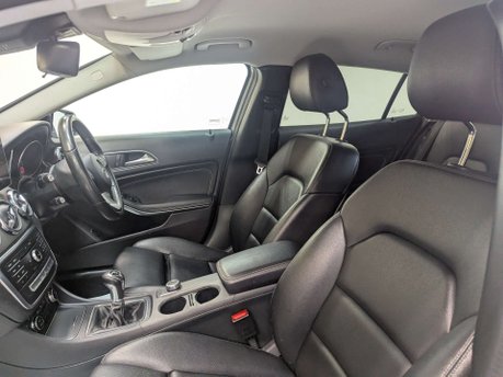 Mercedes-Benz GLA 1.6 GLA 200 Sport 5dr 35