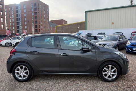 Peugeot 208 PURETECH ACTIVE.. 6 SERVICES.. 1 PREVIOUS KEEPER.. £20 ROAD TAX  19