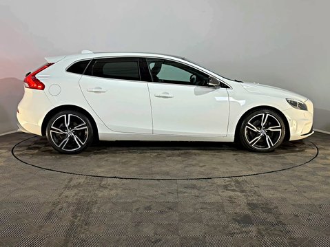 Volvo V40 R-DESIGN NAV D3 S/S 2.0 DIESEL MANUAL 6