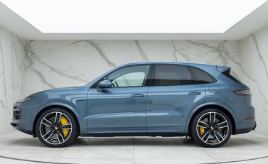 Porsche Cayenne TURBO S E-HYBRID 2