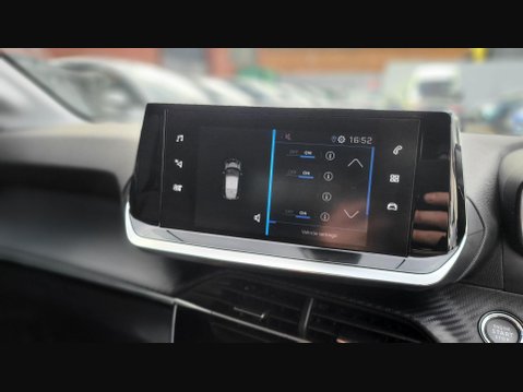 Peugeot 208 PURETECH ALLURE S/S 26