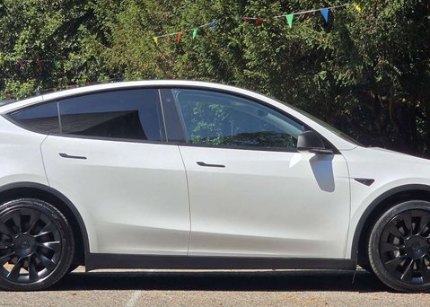Tesla Model Y ModeL Y Long Range AWD 4WD 5dr 4