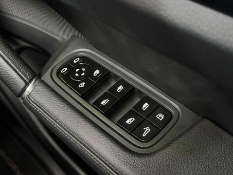 Porsche Cayenne 3.0 V6 E-Hybrid 14.1kWh Coupe 5dr Petrol Plug-in Hybrid TiptronicS 4WD Euro 60