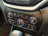 Jeep Cherokee 2.2 MultiJetII Overland SUV 5dr Diesel Auto 4WD Euro 6 (s/s) (200 ps) 35