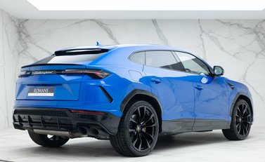 Lamborghini Urus 3