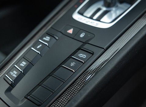 Porsche 911 GT2 RS Weissach (991) 31