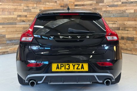 Volvo V40 2.0 T5 R-Design Pro Hatchback 5dr Petrol Auto Euro 6 (s/s) (245 ps) 5