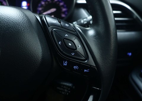 Toyota C-HR 1.8 VVT-h GPF Icon SUV 5dr Petrol Hybrid CVT Euro 6 (s/s) (122 ps) 34