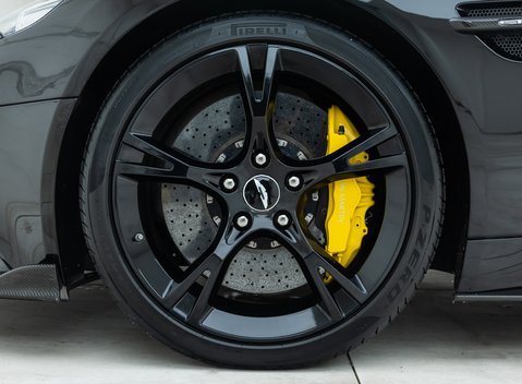 Aston Martin Vanquish S 25