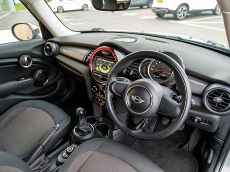 Mini Hatch COOPER