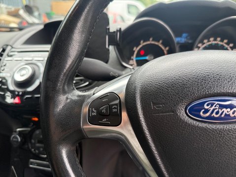 Ford Fiesta 1.0T EcoBoost Titanium Euro 5 (s/s) 5dr 22
