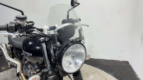 Triumph Street 900 2016 ONLY 14K MOT SPORTS EXHAUST WARRANTY 900CC 24