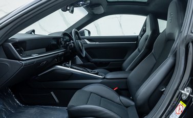 Porsche 911 Turbo S (992) 18