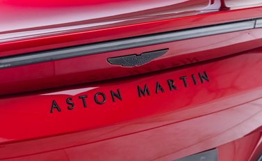 Aston Martin V12 Vantage 37