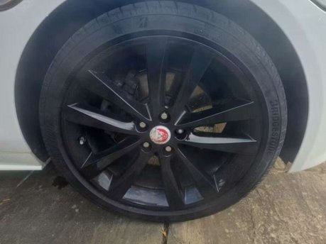 Jaguar XE 2.0d R-Sport Saloon 4dr Diesel Auto Euro 6 (s/s) (180 ps) 7