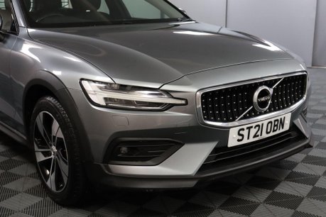 Volvo V60 B4 CROSS COUNTRY AWD MHEV 25