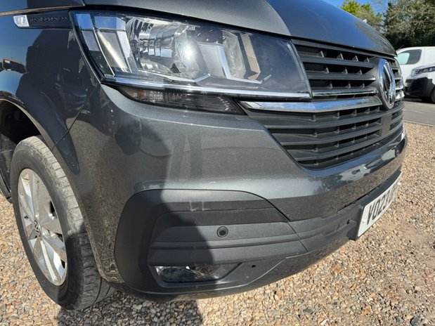 Volkswagen Transporter SWB L1H1 Low Roof Highline T28 Air Con Alloys Camera Sensors EURO 6 17