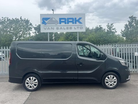Renault Trafic 2.0 dCi Blue SL28 Sport Panel Van 5dr Diesel Manual L1 H1 Euro 6 (s/s) (130 10
