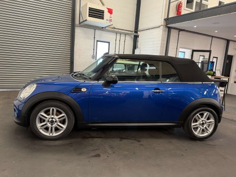 Mini Convertible 1.6 Cooper 2dr 10