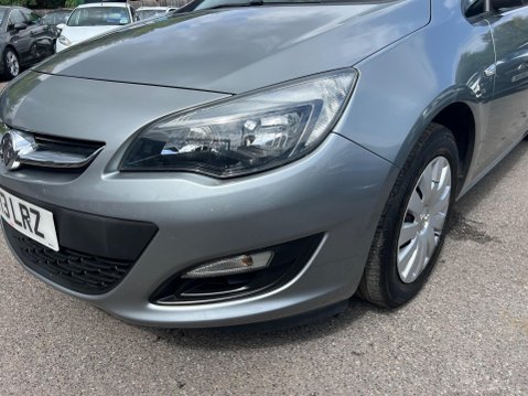 Vauxhall Astra 1.4 16v Exclusiv Euro 5 5dr 8