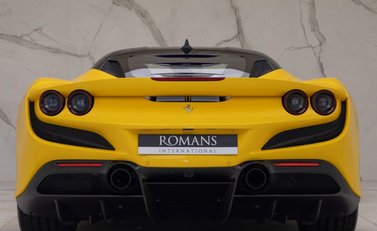 Ferrari F8 Tributo 18