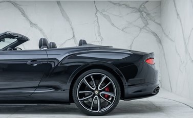 Bentley Continental GTC V8 44