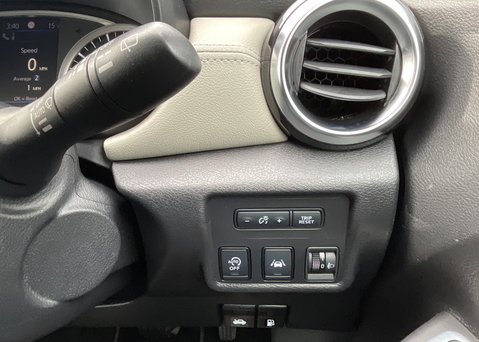 Nissan MICRA IG-T TEKNA XTRONIC 23