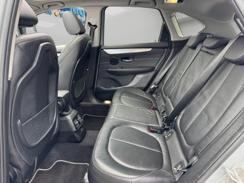 BMW 2 Series 2.0 220d Luxury Auto Euro 6 (s/s) 5dr 46