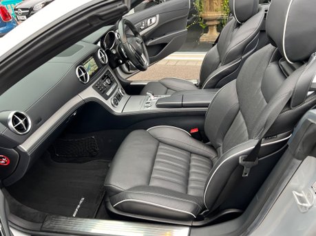 Mercedes-Benz SL Series 3.0 SL400 AMG Sport Convertible 2dr Petrol G-Tronic Euro 6 (s/s) (333 ps) 34