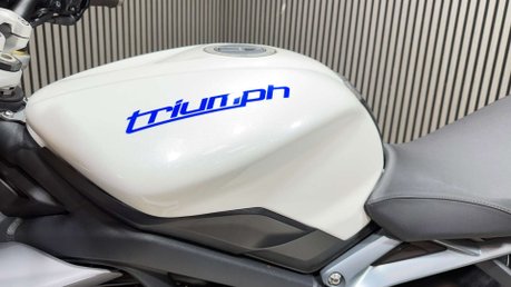 Triumph Street Triple 2013 ONLY 13K STUNNING EXAMPLE NEW MOT WARRANTY 10